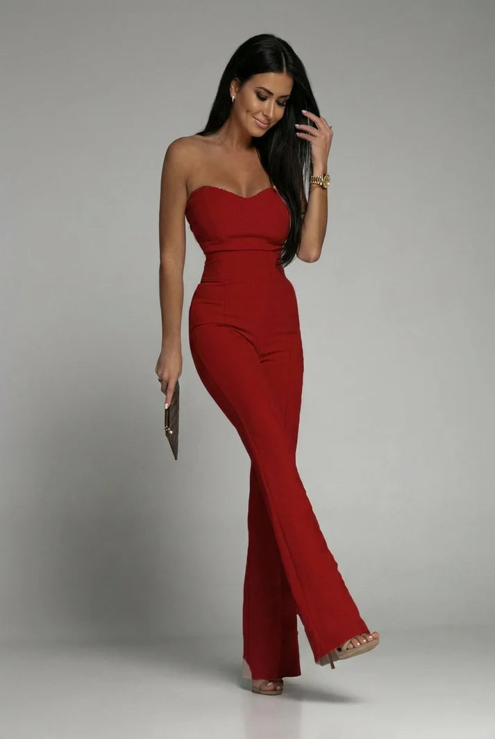 SARA | Mono Elegante Con Escote Corazón